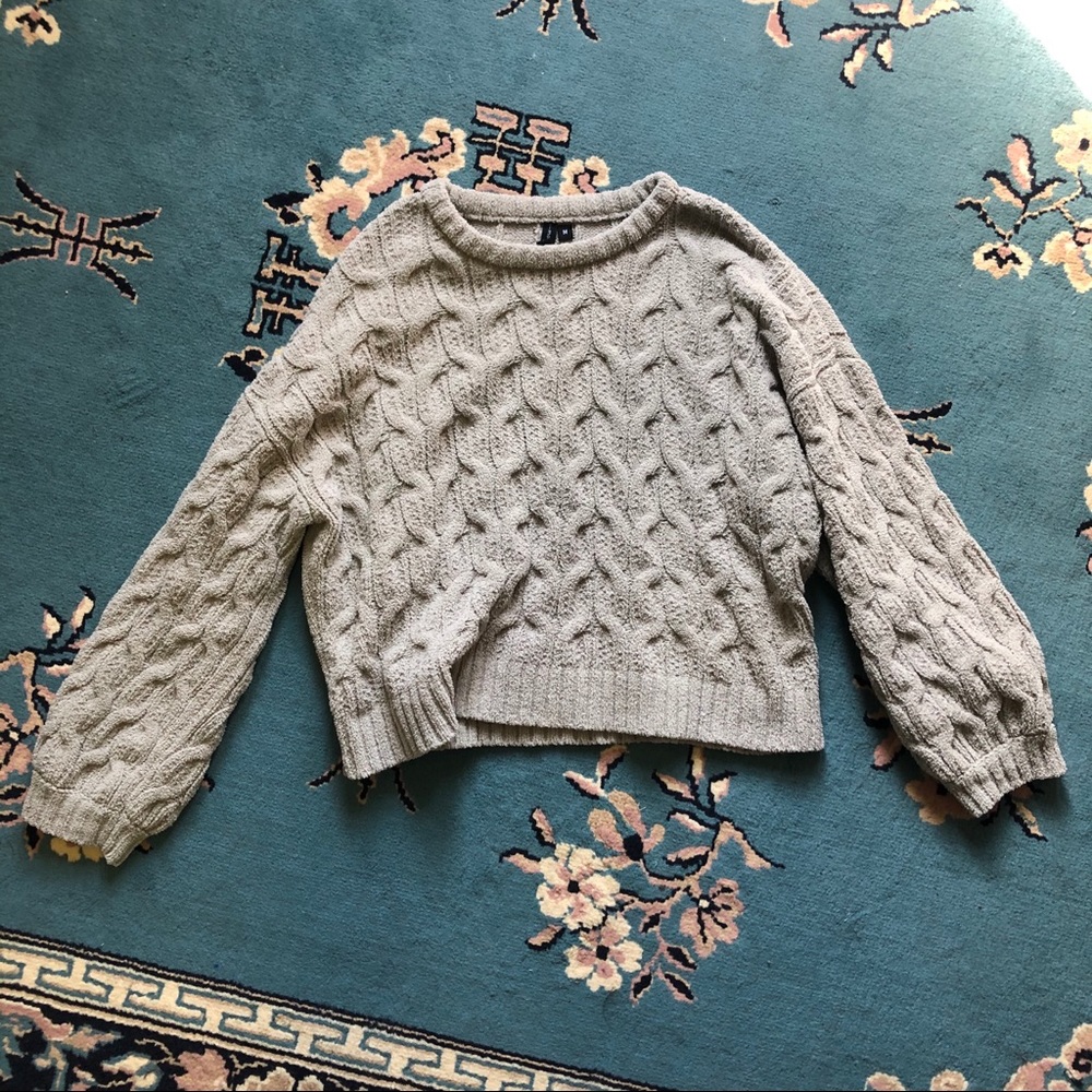 Moon & Madison sage green cropped sweater